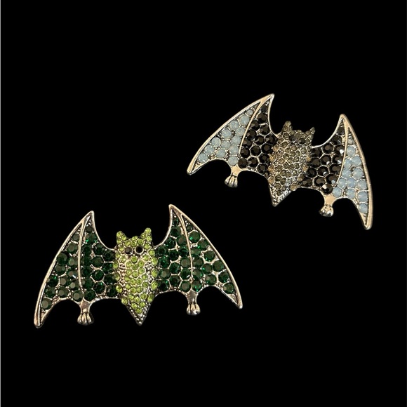 unbranded Jewelry - Rhinestoned Green or Gray Bat Brooch